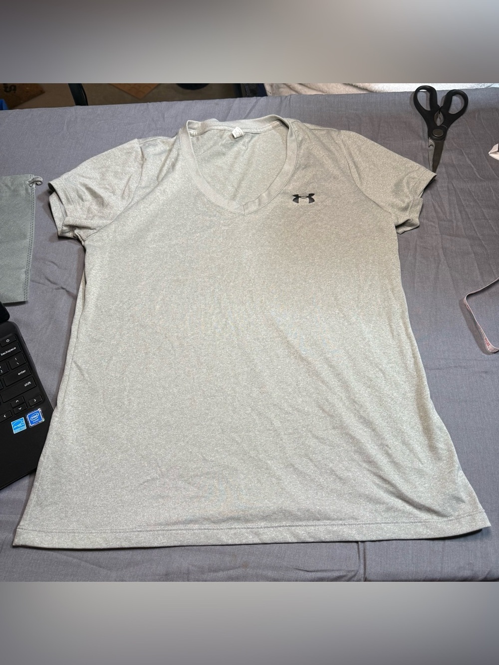 Under Armour Women's Light Gray V-Neck Short Sleeve Performance Tee